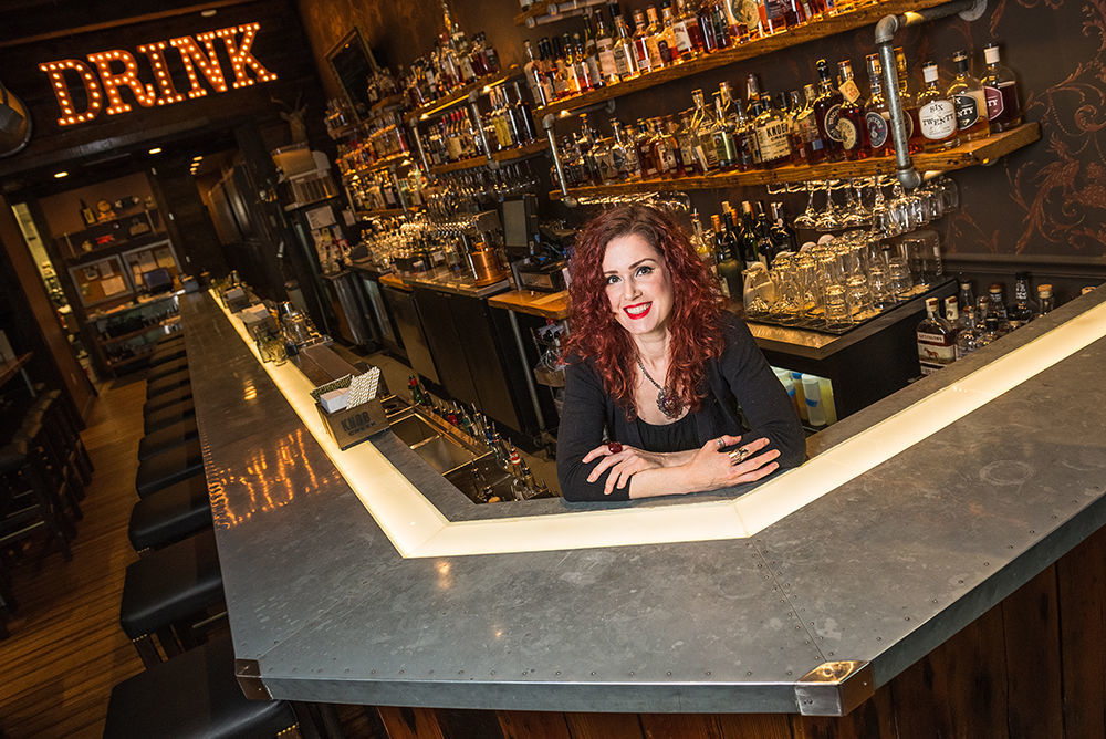 Kathleen Hunter, Bourbon